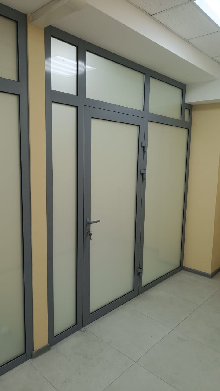  Алюминиевая офисная перегородка с дверью